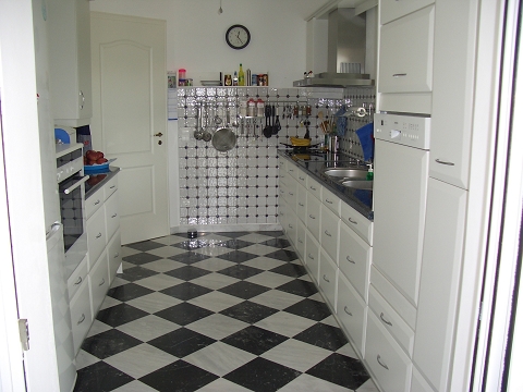 22 kitchen complete + good